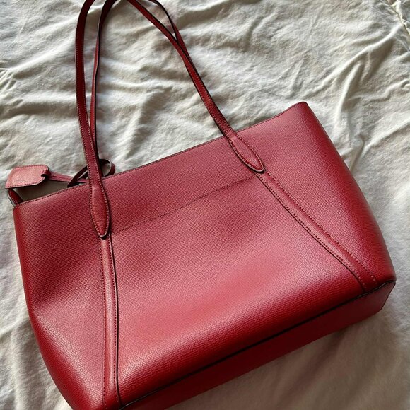 NWOT Kate Spade Red Cara Large Pebbled Leather Zip-Top Tote – US One Size - Picture 3 of 11